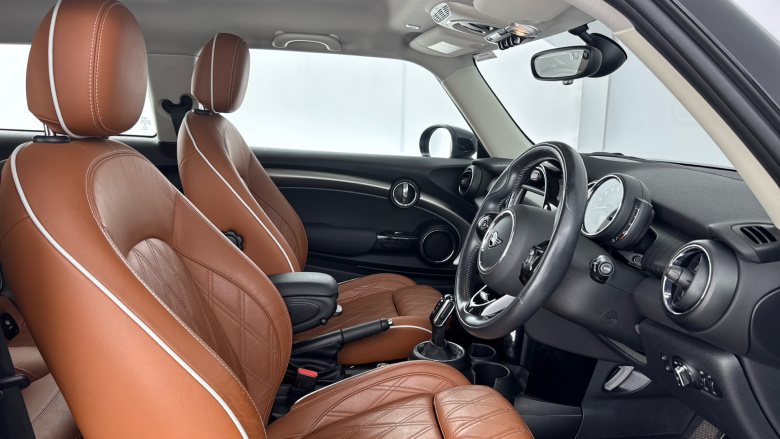 MINI Hatchback 2.0 Cooper S Exclusive II 3dr Auto [Comfort Pack] Petrol Hatchback